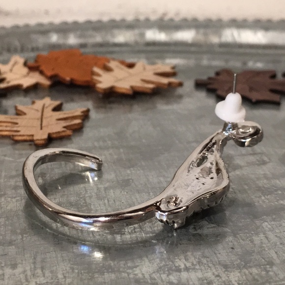 Glow in the Dark Lizard Ear Cuff Left Ear - Picture 3 of 5